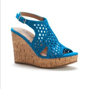 Mudd Knoll Bright Wedges - Size 8M (Women’s)